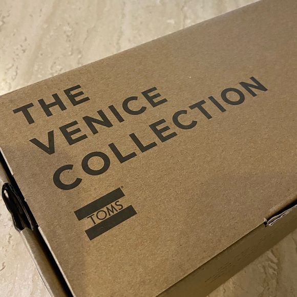 NIB Toms Majolica Blue Heritage Canvas Slip On Shoes, 7.5 - Picture 3 of 10